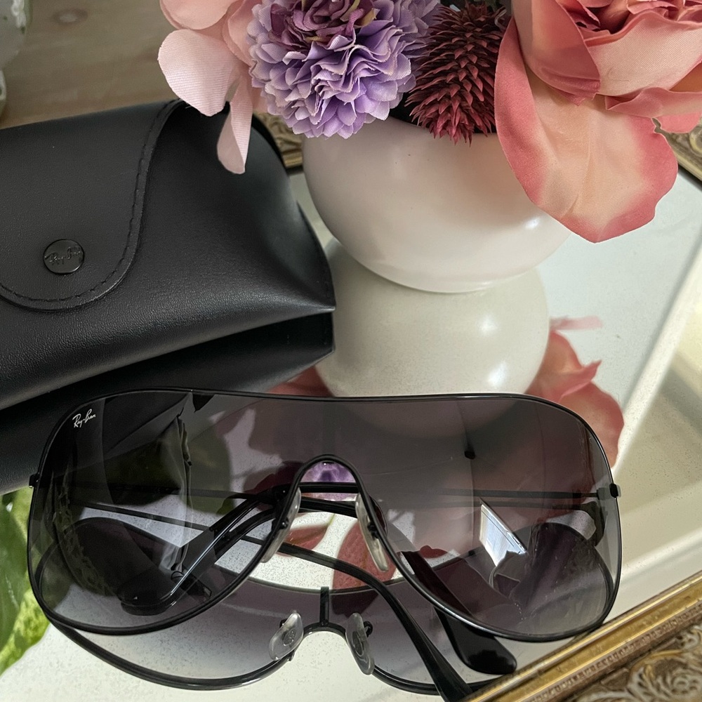 Ray-Ban